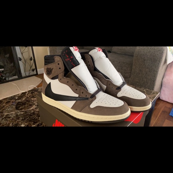Jordan 1 Travis Scott main image 4